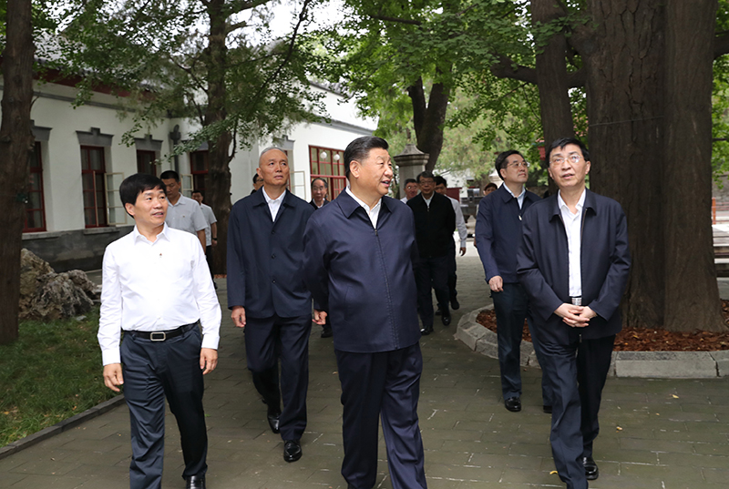 9月12日，中共中央總書記、國家主席、中央軍委主席習近平視察中共中央北京香山革命紀念地。這是習近平瞻仰雙清別墅。